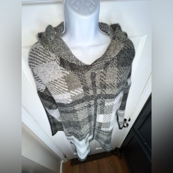 Natural Reflections Women’s Large Metro Gray Plaid Knit Sweater Hoodie Top L - Picture 7 of 12